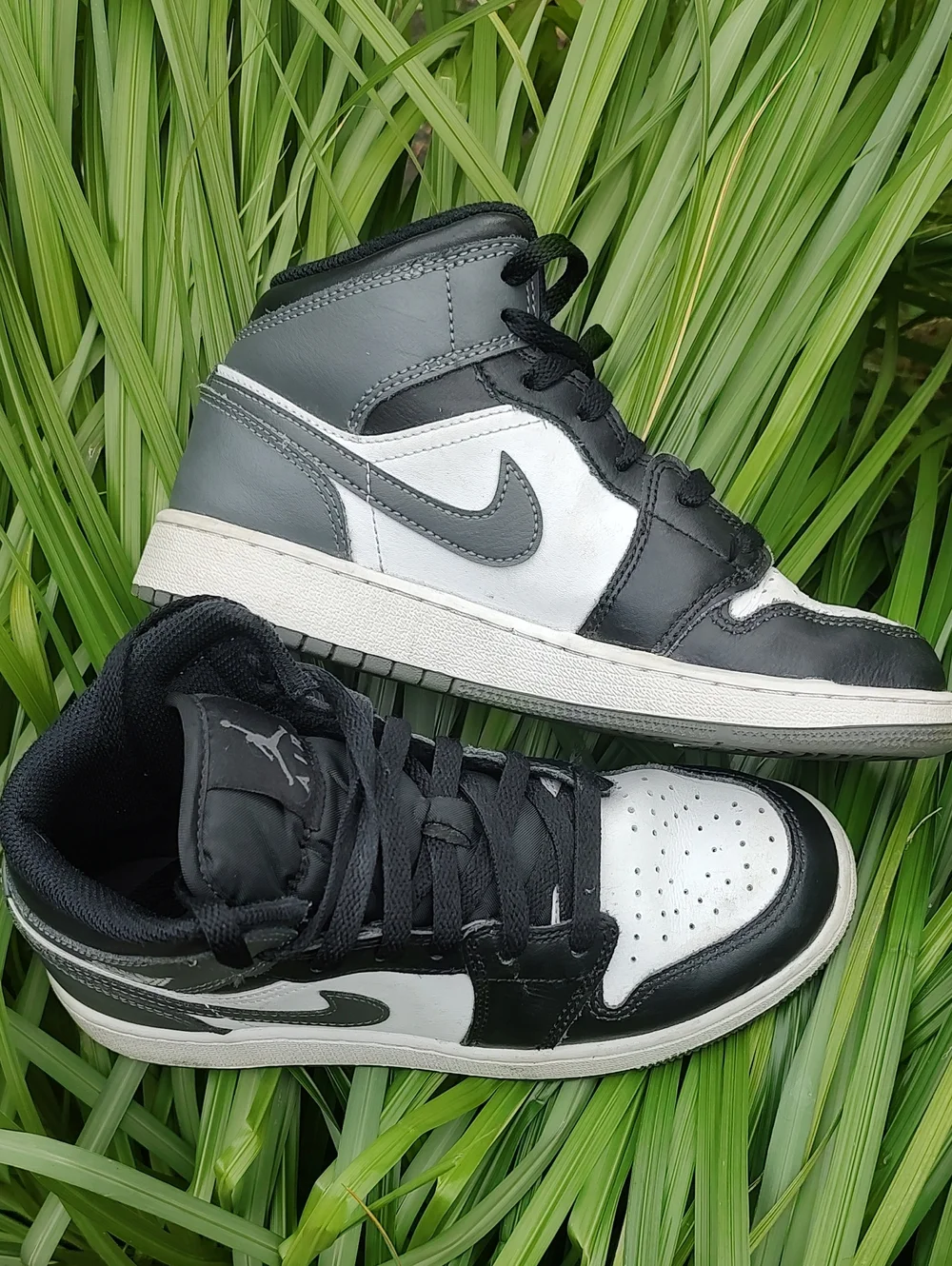 Nike Air Jordan Kids Black,Grey & White High Top Sneakers Size 5